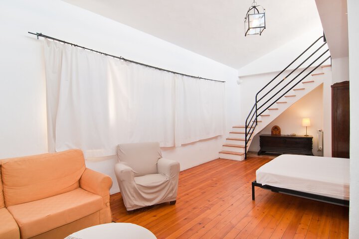 Room 4 of 34