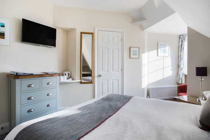 Room 43 of 131
