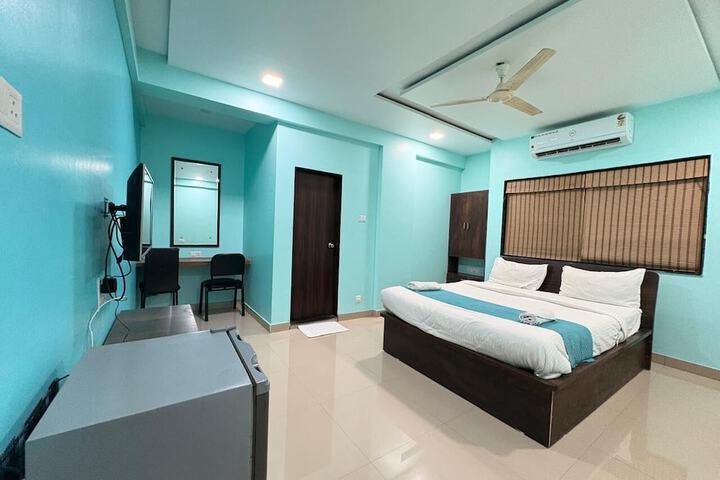 Room 4 of 38