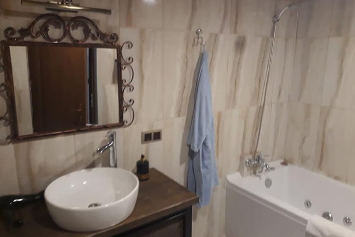 Room 109 of 185