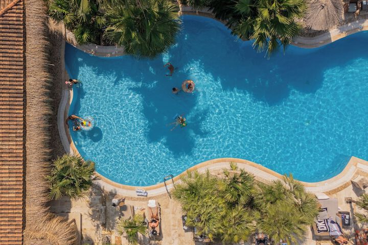 Pool 33 of 60