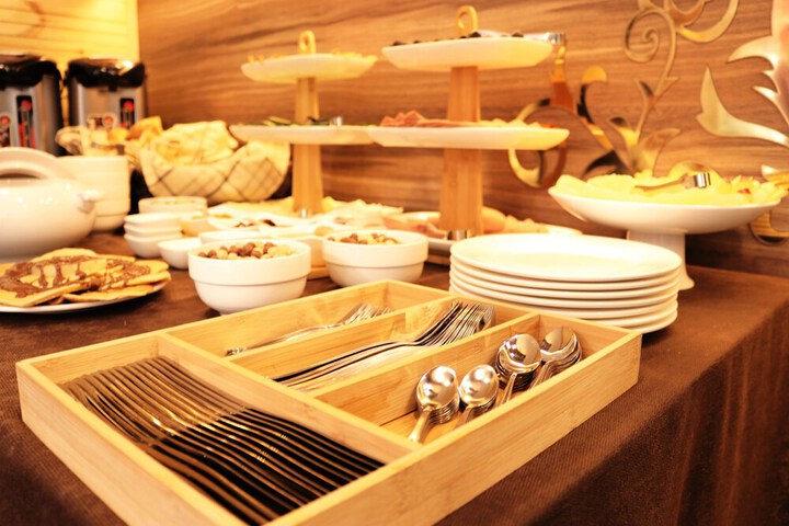 Dining 51 of 71