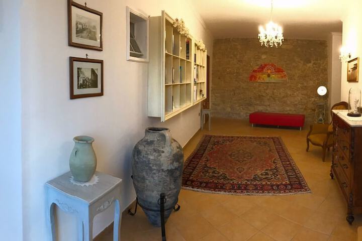 Hotel 3 of 65