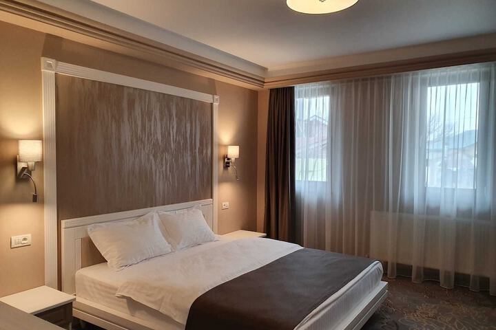 Room 9 of 43