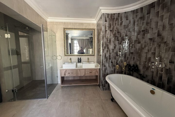 Room 48 of 126