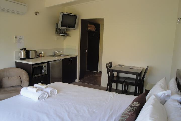Room 18 of 111