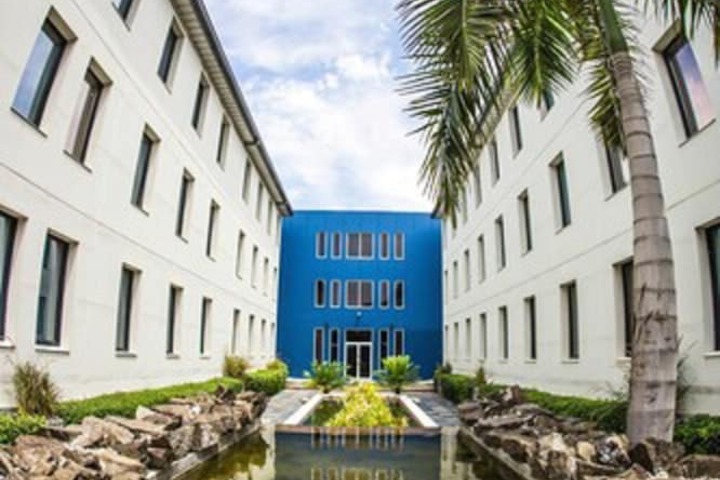 Hotel Exterior 58 of 60