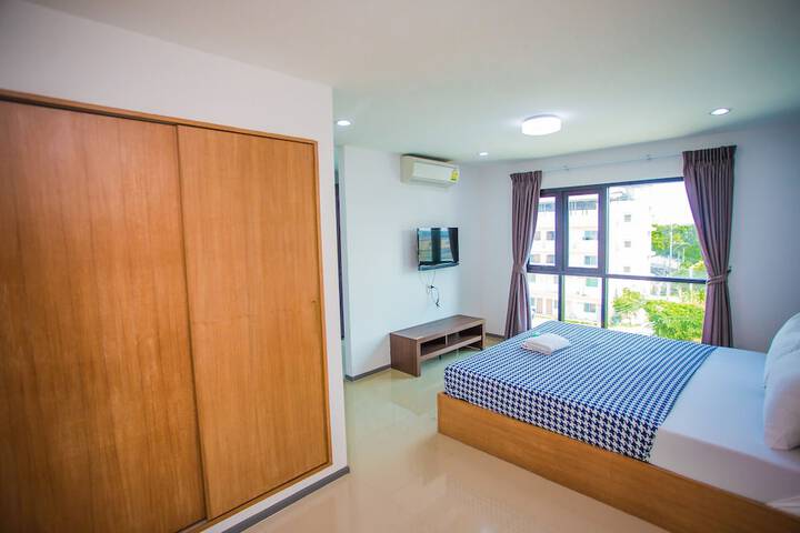 Room 12 of 43