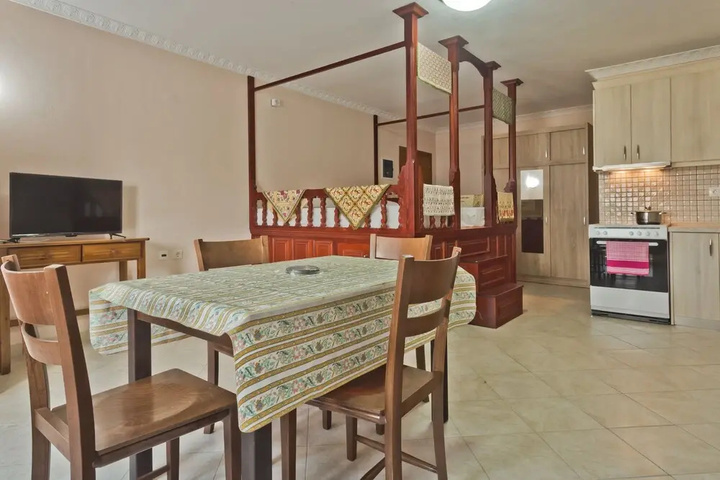 Fronis Studio B
