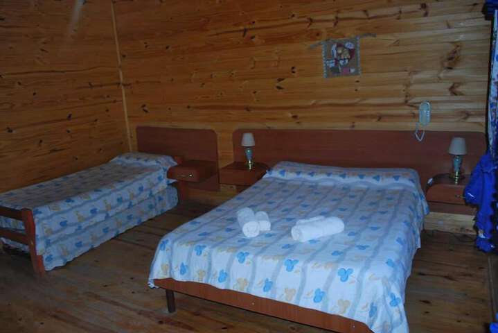 Room 4 of 8