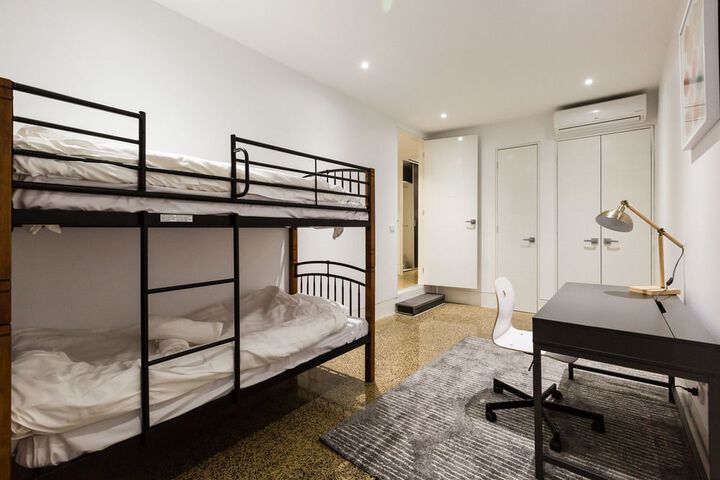 Room 12 of 30