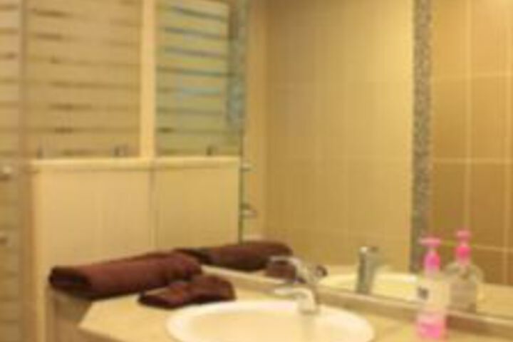 Room 6 of 43