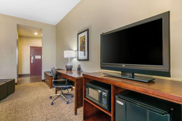 1 King Bed Suite (13 of 20)