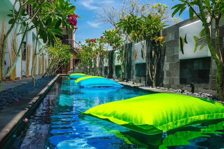 Hotel Pool