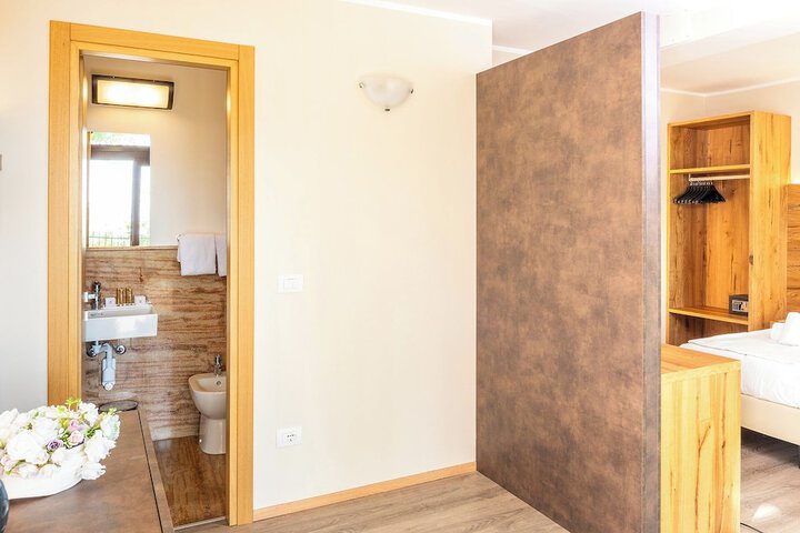 Room 48 of 72