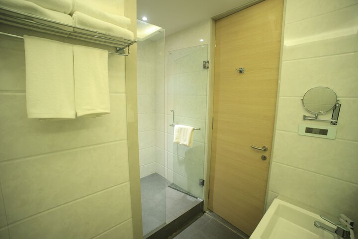 Room 35 of 43