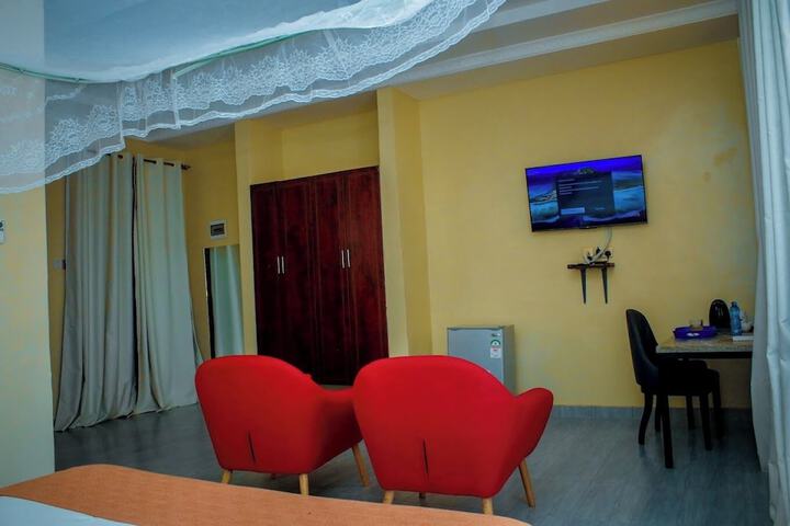 Room 8 of 36