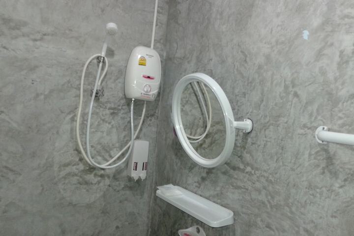 Room 13 of 18