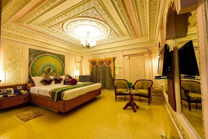 Room 28 of 63