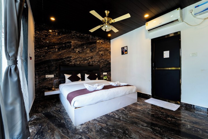 Room 2 of 26