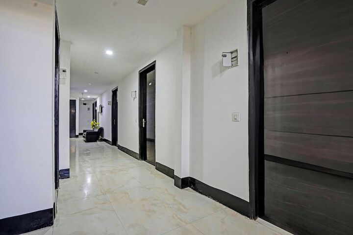 Hotel Interior 4 of 22