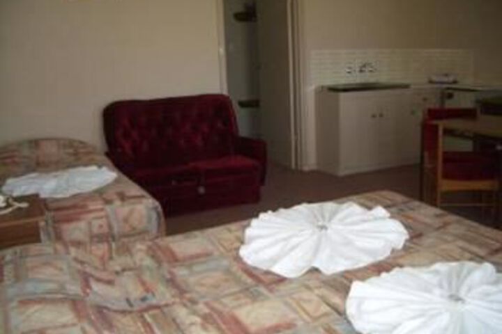 Room 5 of 6