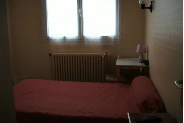 Room 6 of 16