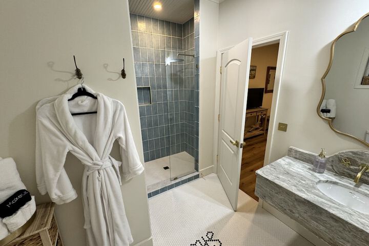 Room 15 of 23