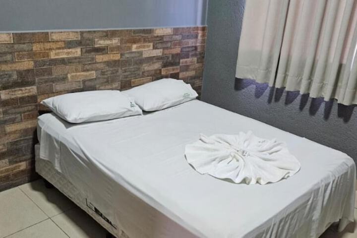 Room 4 of 10