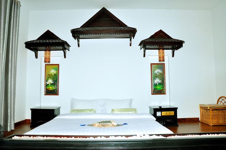 Room 46 of 83