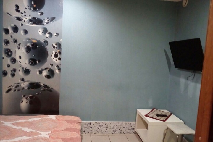Room 18 of 28