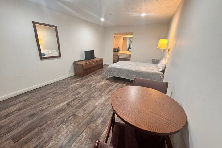 Room 9 of 35