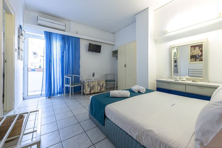 Room 25 of 68
