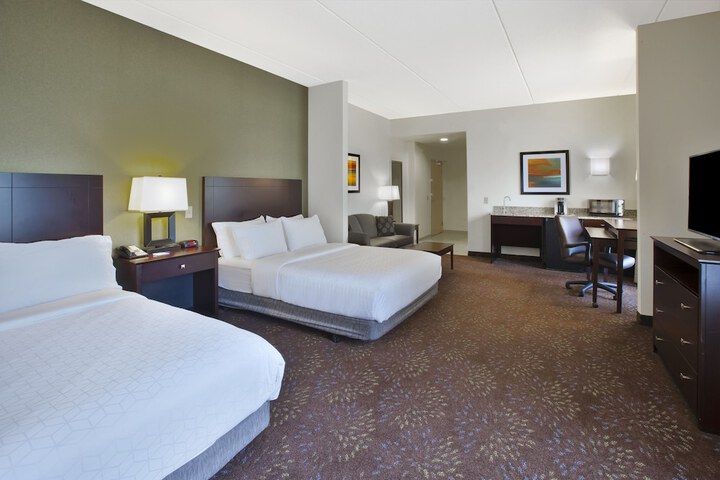Room 14 of 65