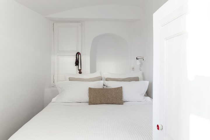 Room 10 of 84