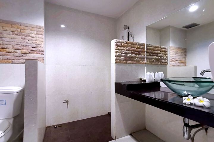 Room 16 of 27