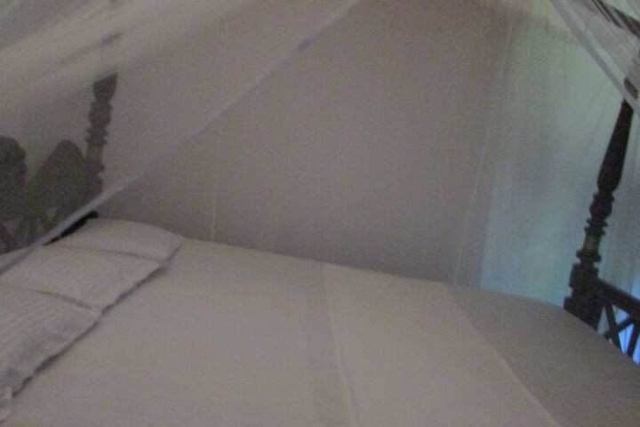 Room 11 of 39
