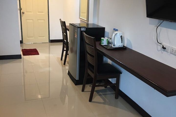 Room 28 of 52
