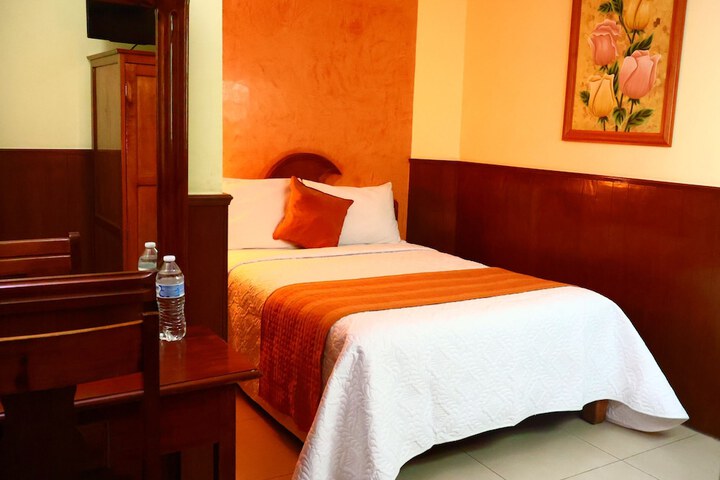 Room 4 of 20