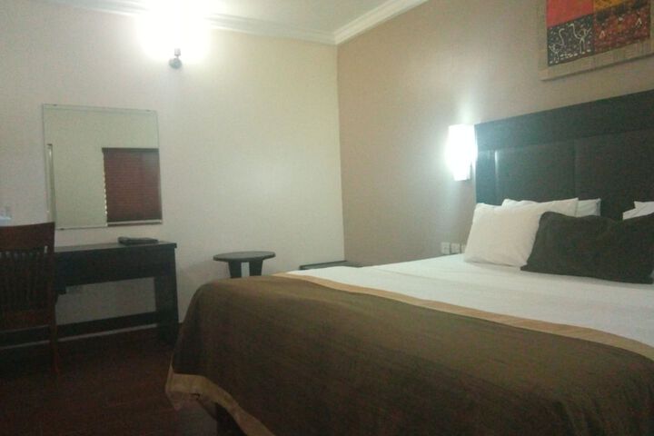 Room 4 of 29