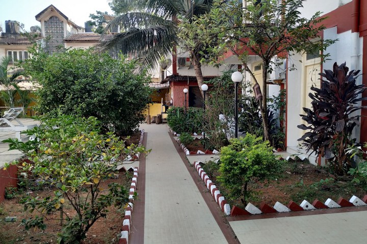 Hotel Exterior 69 of 72