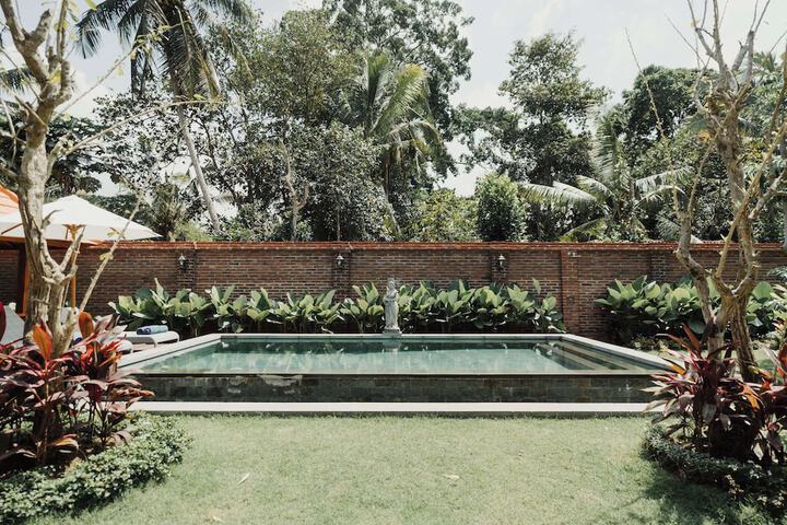 Pool 19 of 26