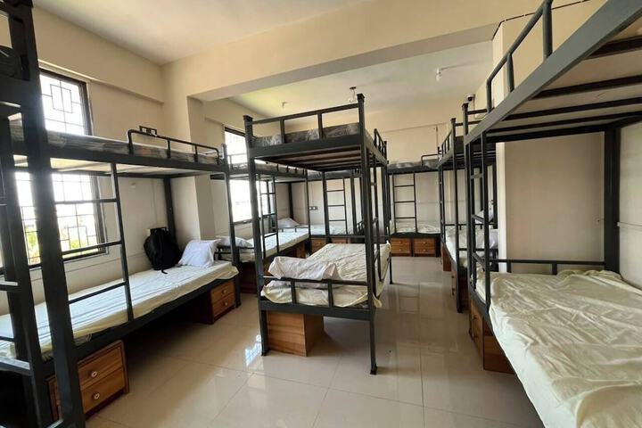 Room 9 of 27