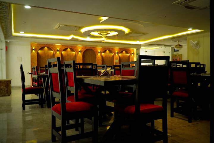 Dining 46 of 54