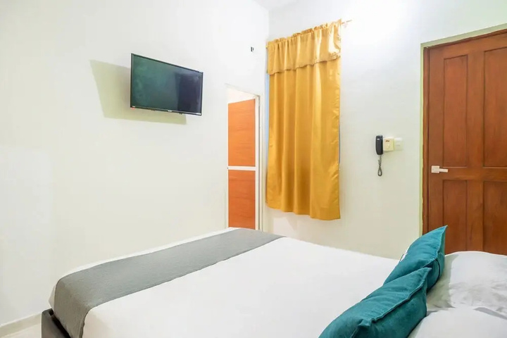 Room 2 of 9