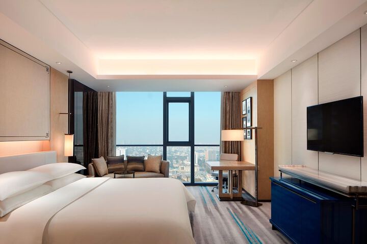 Room 9 of 49