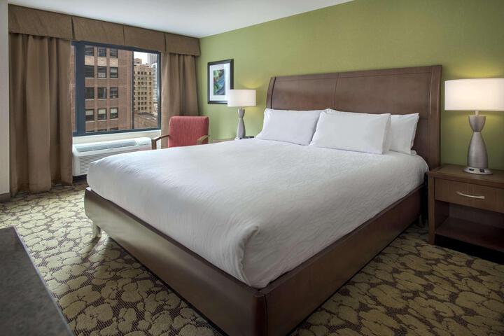 Double Accessible King Size Bed (2 of 2)