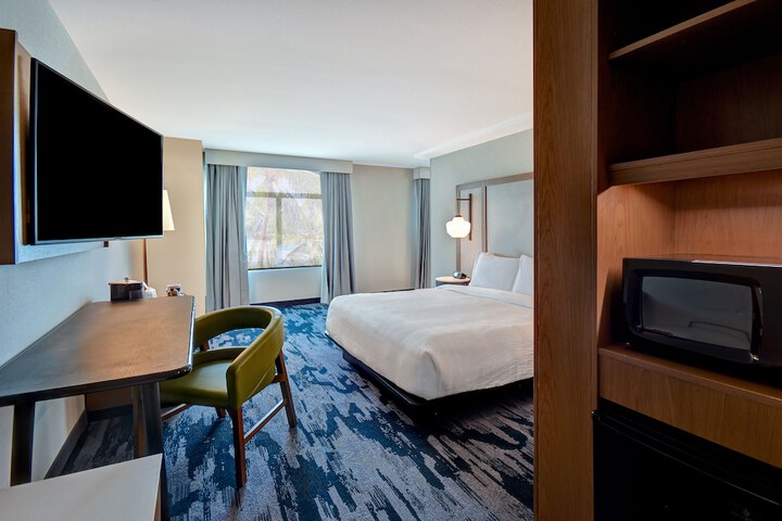 Room 8 of 42