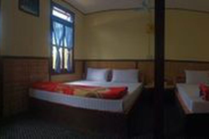 Room 13 of 23