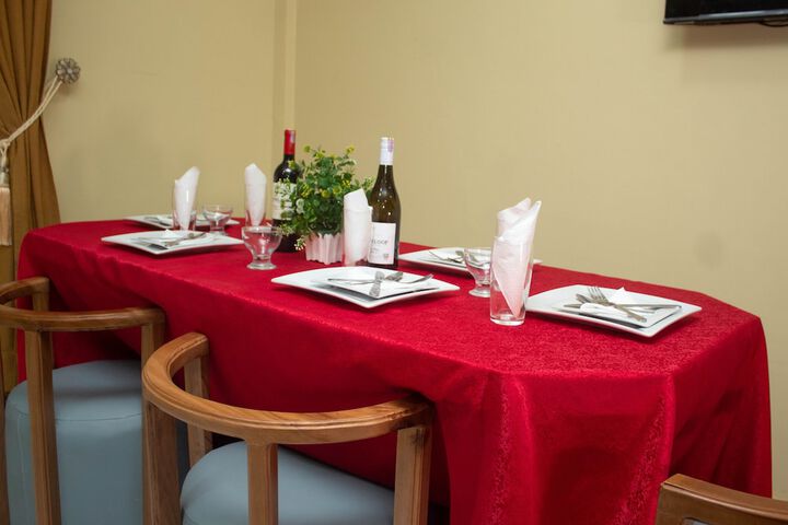 Dining 2 of 4